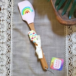 3/$10 The Bake Shop - large and mini spatula